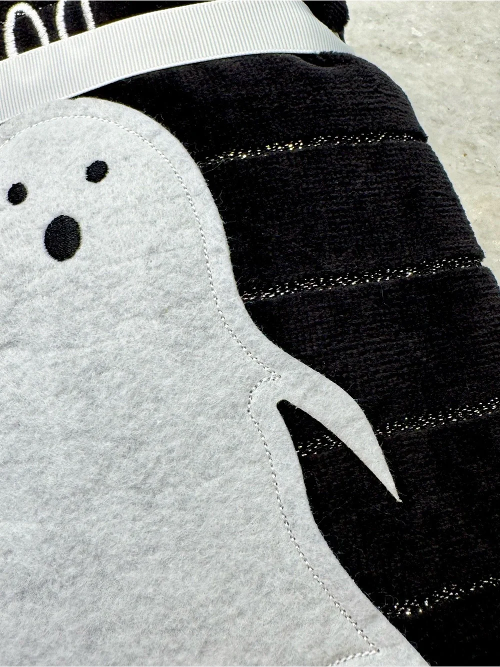 New Halloween BOO Ghost w/ Dangly Legs Black & Sparkle Bath Hand Towels 2Pc Set